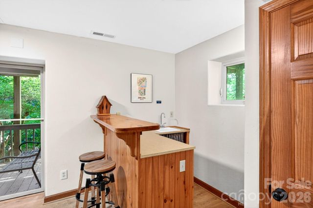 450 Elk Mountain Scenic Highway, Asheville, NC 28804