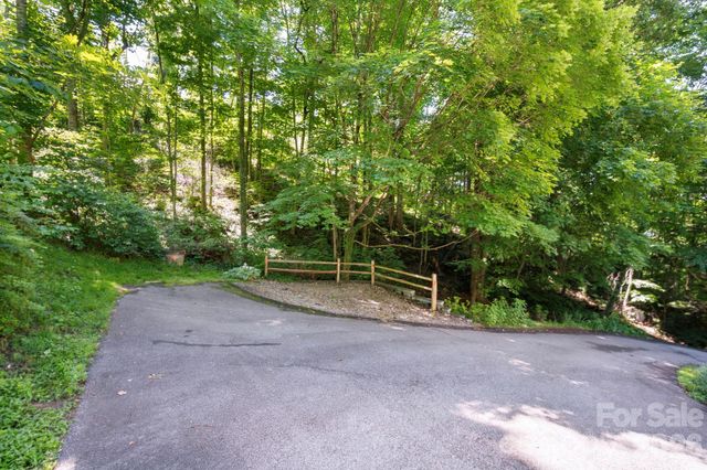 450 Elk Mountain Scenic Highway, Asheville, NC 28804