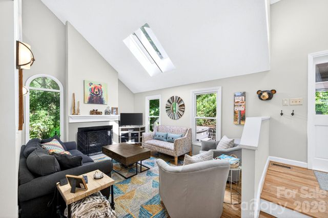 450 Elk Mountain Scenic Highway, Asheville, NC 28804