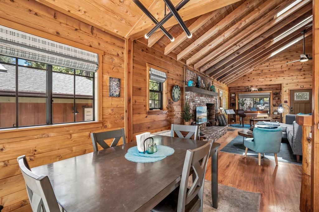 Image 10 of property listing at 53325 Double View Drive, Idyllwild, CA 92549