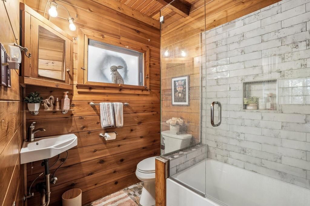 Image 17 of property listing at 53325 Double View Drive, Idyllwild, CA 92549