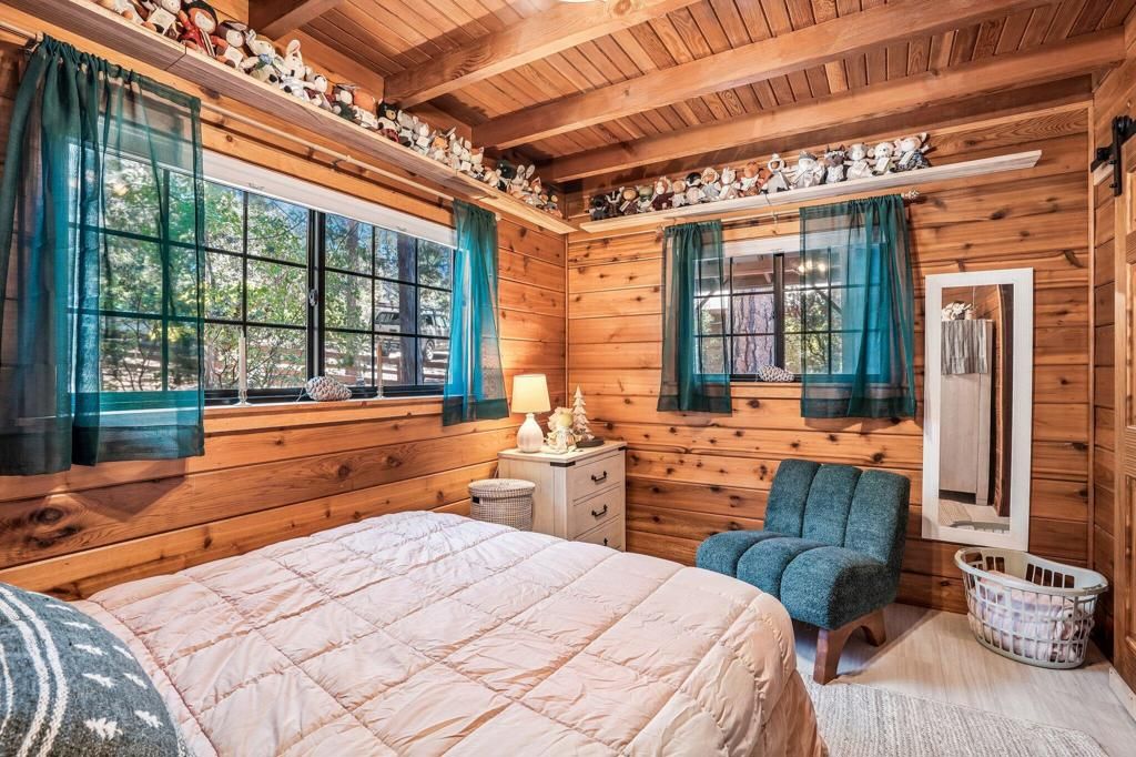 Image 18 of property listing at 53325 Double View Drive, Idyllwild, CA 92549