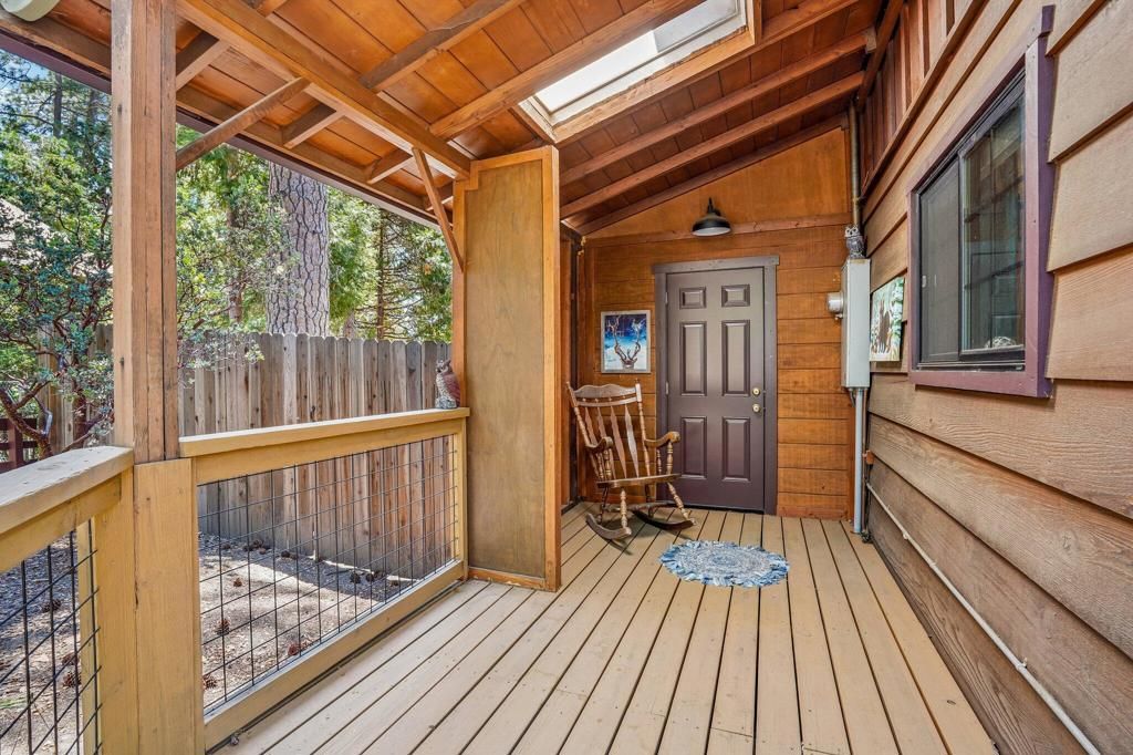 Image 24 of property listing at 53325 Double View Drive, Idyllwild, CA 92549