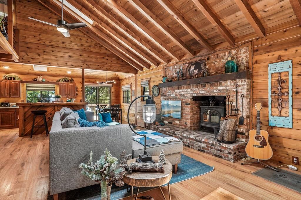 Image 3 of property listing at 53325 Double View Drive, Idyllwild, CA 92549