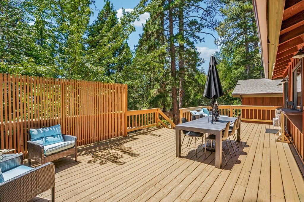 Image 34 of property listing at 53325 Double View Drive, Idyllwild, CA 92549