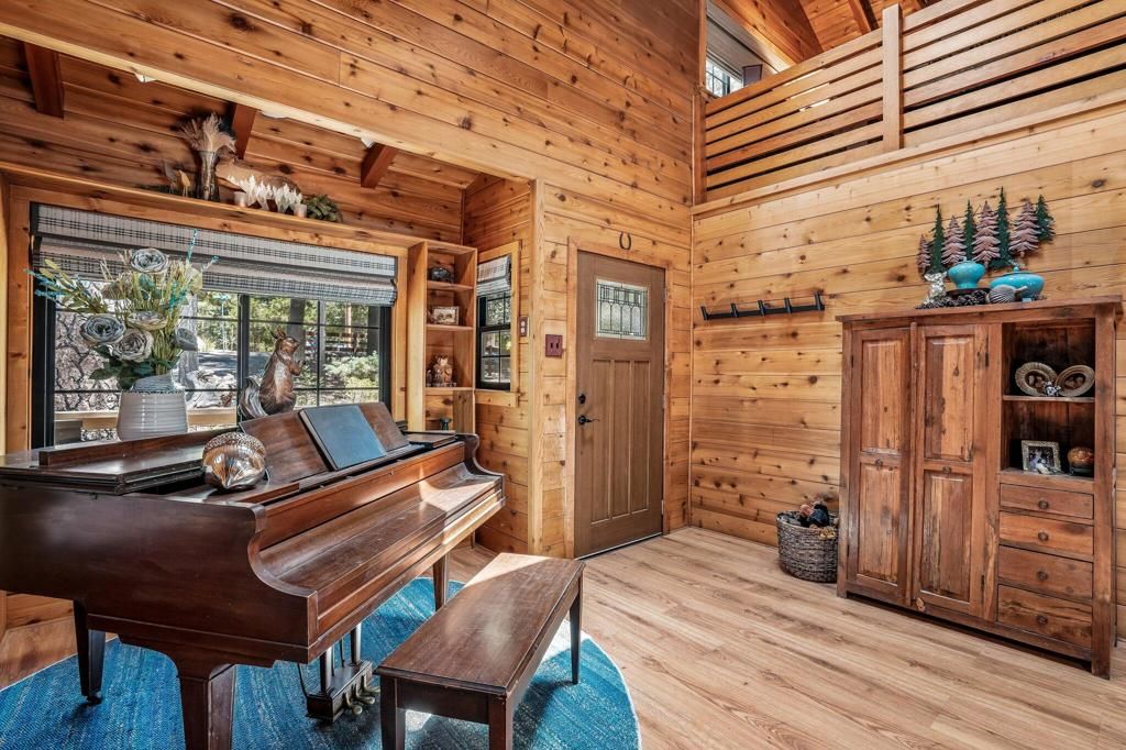 Image 6 of property listing at 53325 Double View Drive, Idyllwild, CA 92549