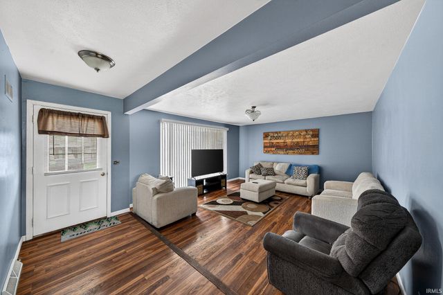 1626 N Bay Drive, Elkhart, IN 46514