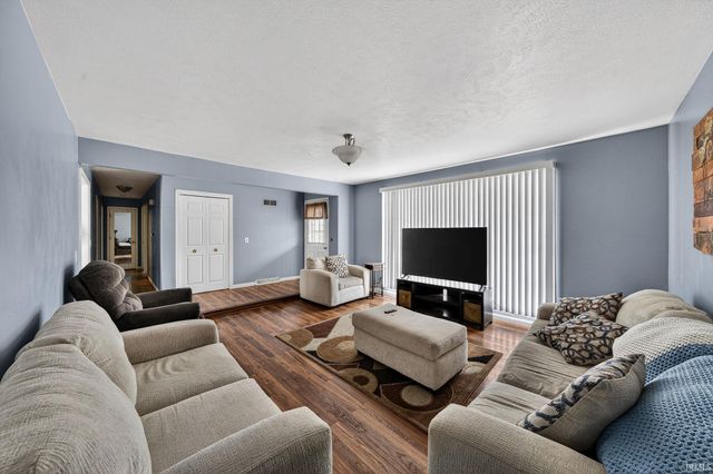 1626 N Bay Drive, Elkhart, IN 46514