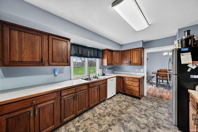 1626 N Bay Drive, Elkhart, IN 46514