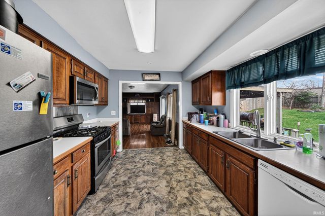 1626 N Bay Drive, Elkhart, IN 46514