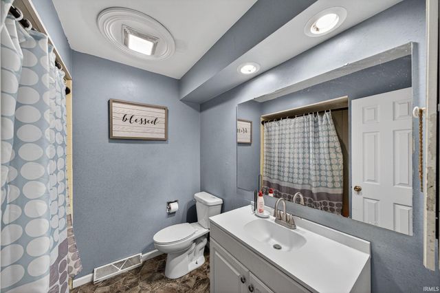 1626 N Bay Drive, Elkhart, IN 46514