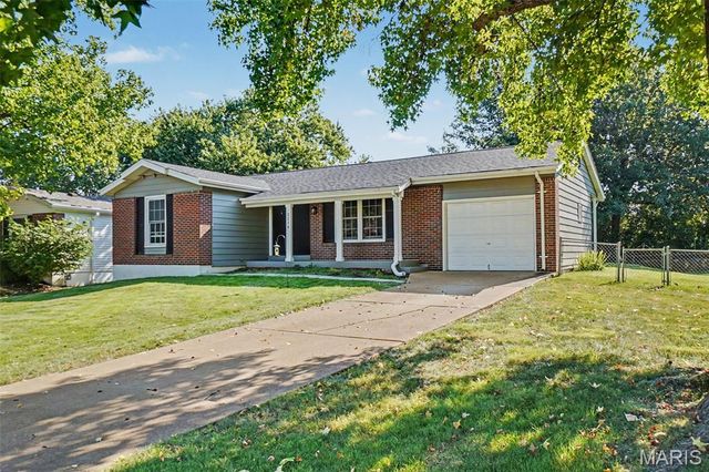 2219 Bentley Manor Drive, Fenton, MO 63026