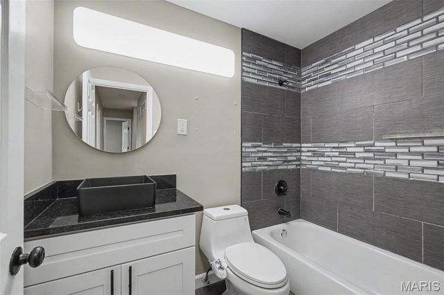 2219 Bentley Manor Drive, Fenton, MO 63026
