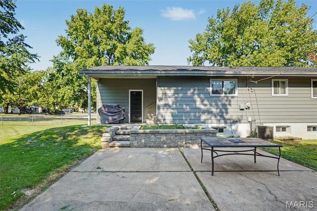 2219 Bentley Manor Drive, Fenton, MO 63026