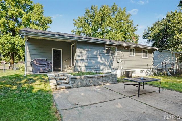 2219 Bentley Manor Drive, Fenton, MO 63026