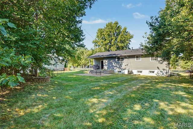 2219 Bentley Manor Drive, Fenton, MO 63026