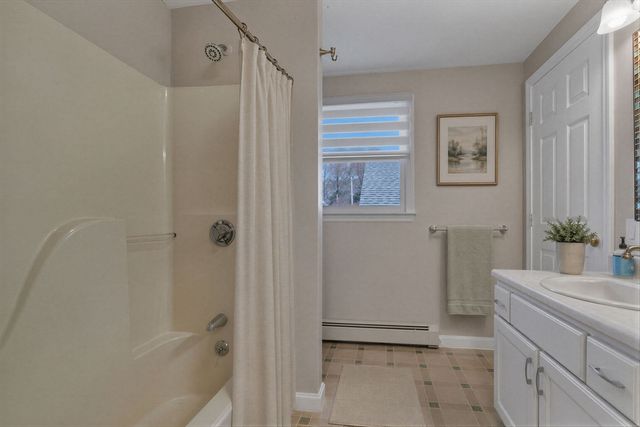8 Park Cir, Attleboro, MA 02703