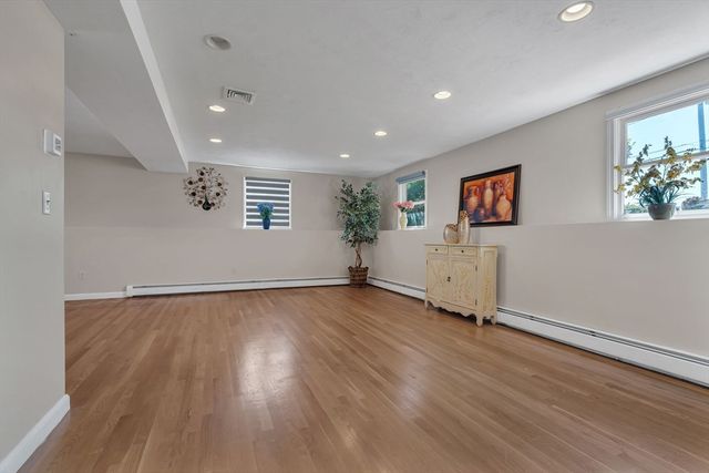 8 Park Cir, Attleboro, MA 02703