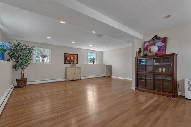 8 Park Cir, Attleboro, MA 02703