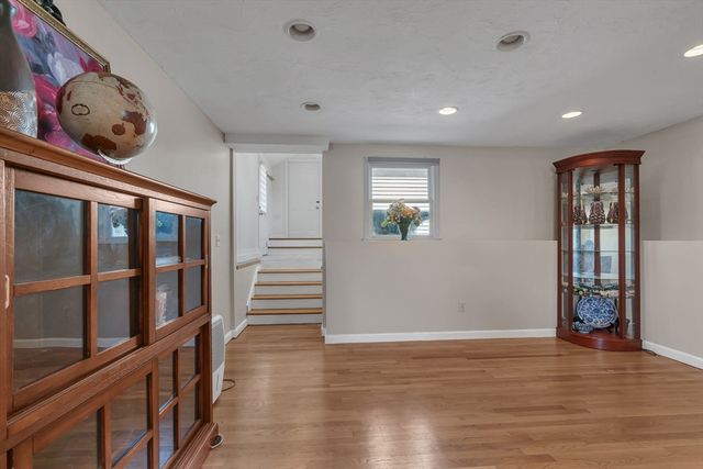 8 Park Cir, Attleboro, MA 02703