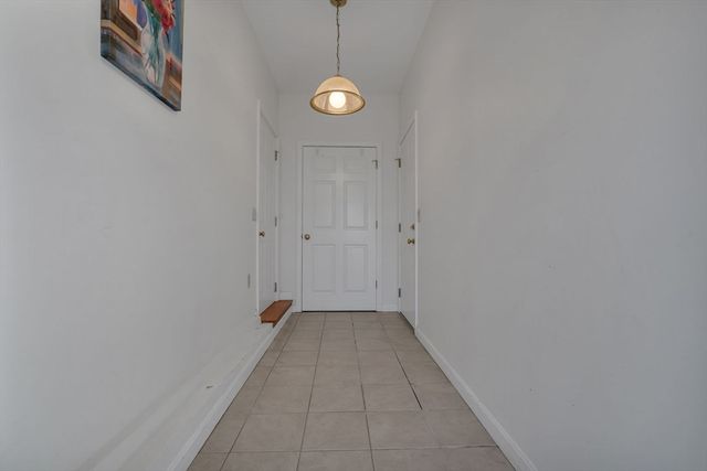 8 Park Cir, Attleboro, MA 02703
