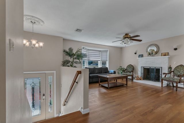 8 Park Cir, Attleboro, MA 02703