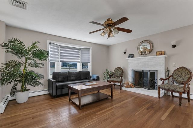 8 Park Cir, Attleboro, MA 02703