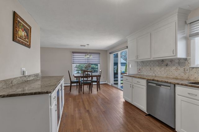 8 Park Cir, Attleboro, MA 02703
