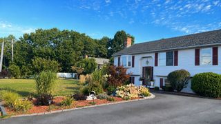 8 Park Cir, Attleboro, MA 02703