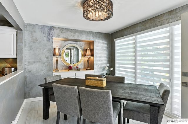 16228 Bancroft Circle, Omaha, NE 68130