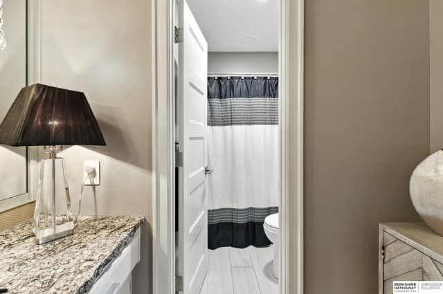 16228 Bancroft Circle, Omaha, NE 68130