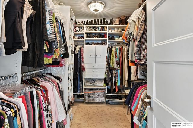 16228 Bancroft Circle, Omaha, NE 68130