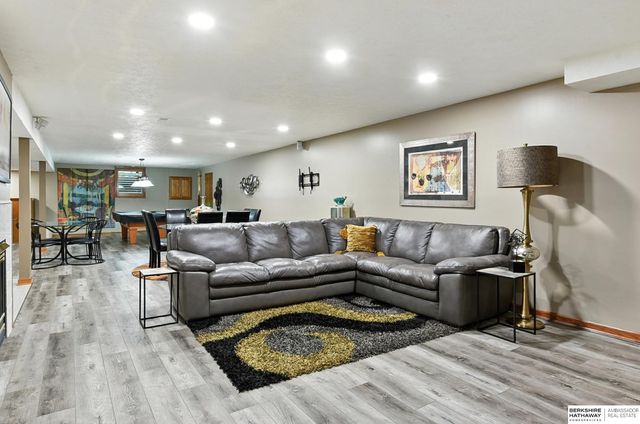 16228 Bancroft Circle, Omaha, NE 68130