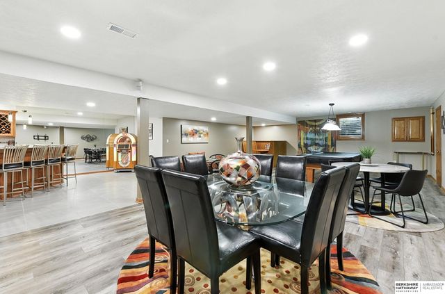 16228 Bancroft Circle, Omaha, NE 68130