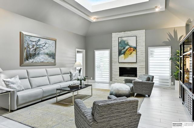 16228 Bancroft Circle, Omaha, NE 68130