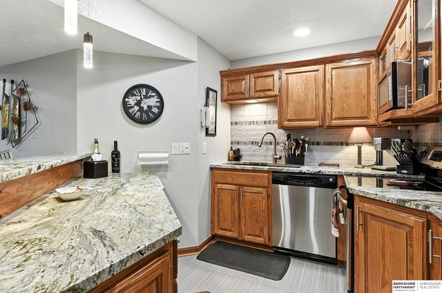 16228 Bancroft Circle, Omaha, NE 68130