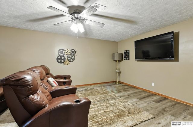 16228 Bancroft Circle, Omaha, NE 68130