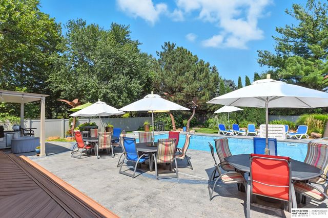 16228 Bancroft Circle, Omaha, NE 68130