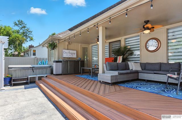 16228 Bancroft Circle, Omaha, NE 68130