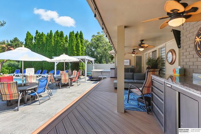 16228 Bancroft Circle, Omaha, NE 68130