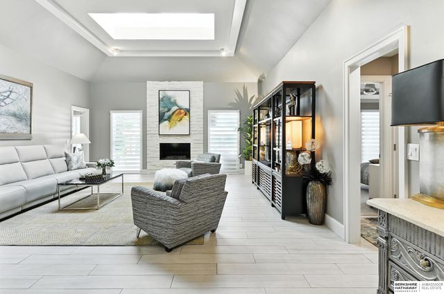 16228 Bancroft Circle, Omaha, NE 68130