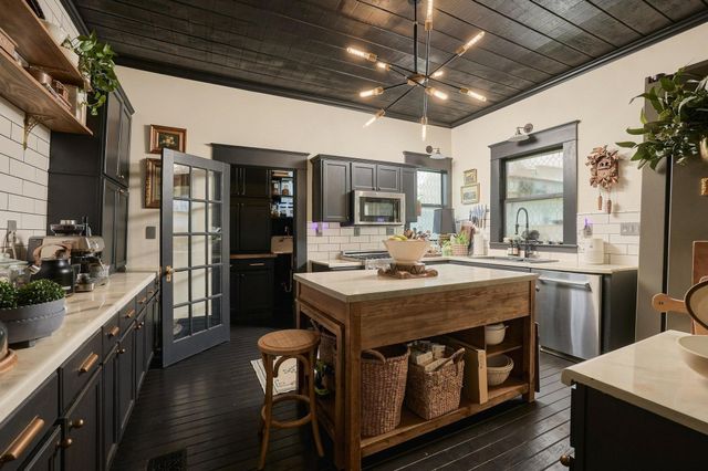 605 W Chestnut Street, Denison, TX 75020