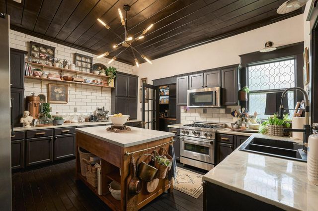 605 W Chestnut Street, Denison, TX 75020