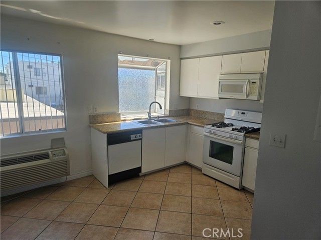 14159 Gilmore 9, Van Nuys (los Angeles), CA 91401