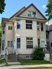100 E Meinecke AVENUE #102 A, Milwaukee, WI 53212