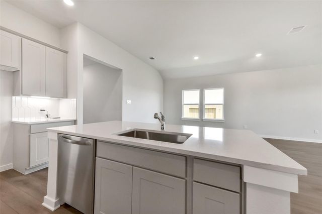 66 Leon Way, Dayton, TX 77535