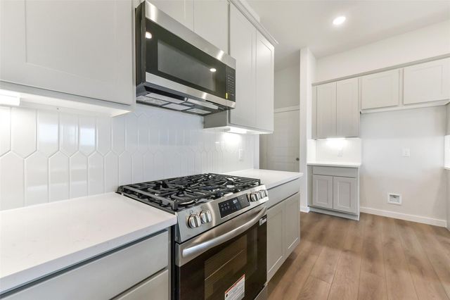 66 Leon Way, Dayton, TX 77535