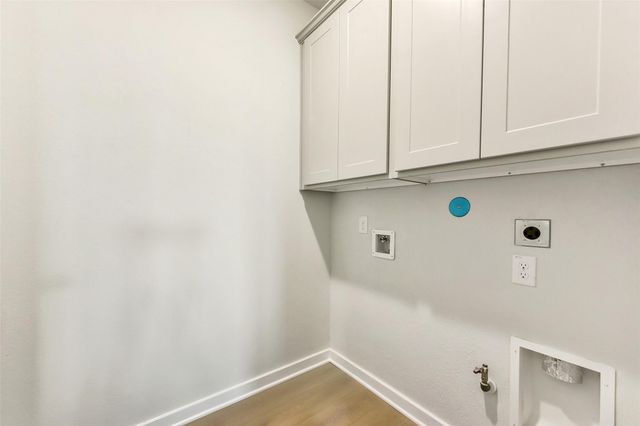 66 Leon Way, Dayton, TX 77535