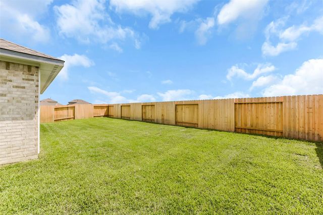 66 Leon Way, Dayton, TX 77535