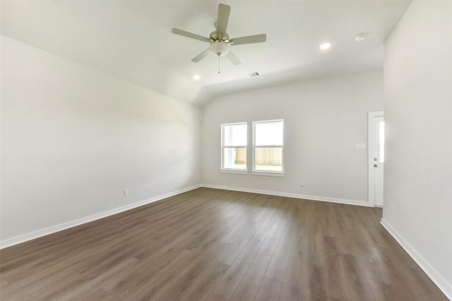 66 Leon Way, Dayton, TX 77535